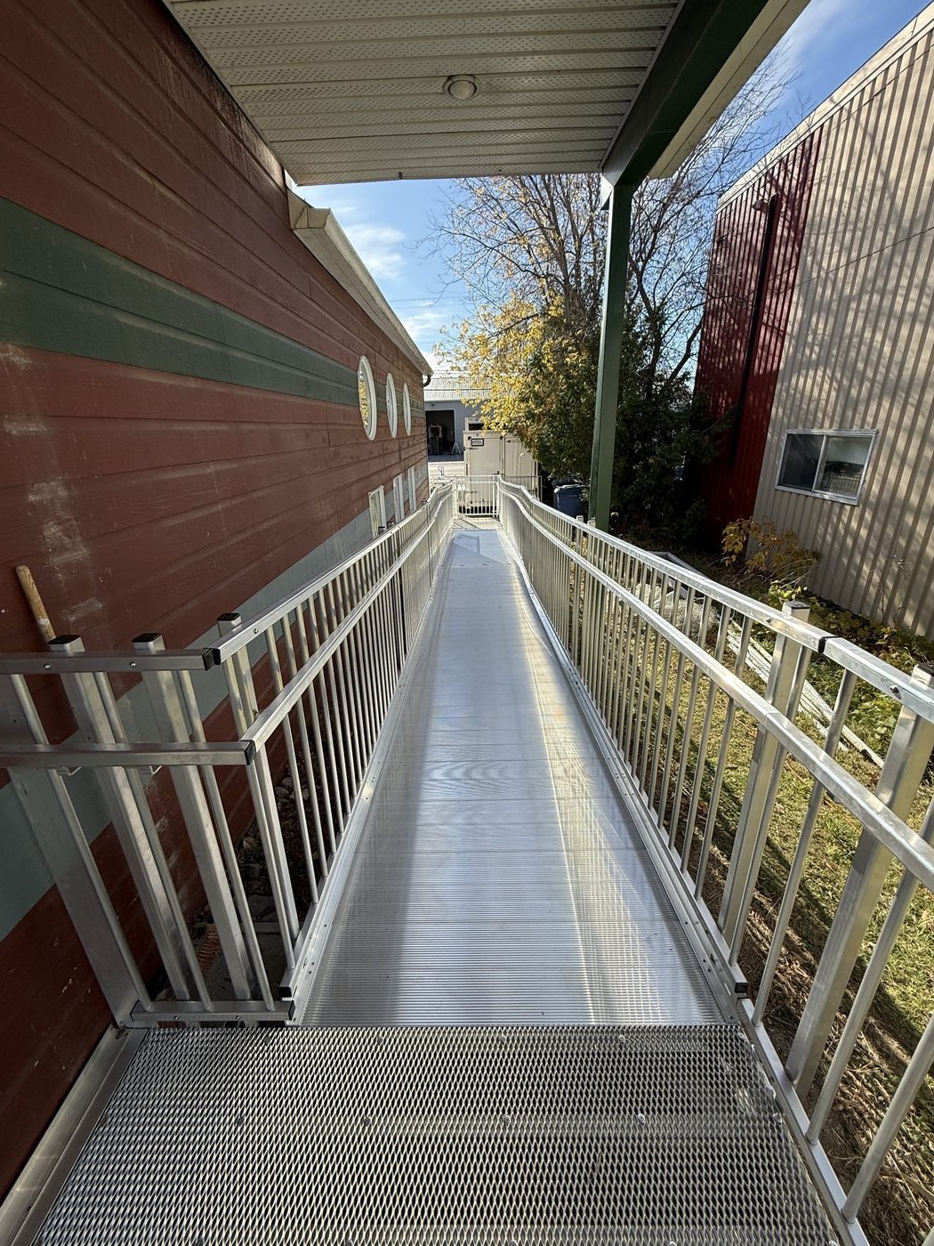 Installation commerciale rampe aluminium