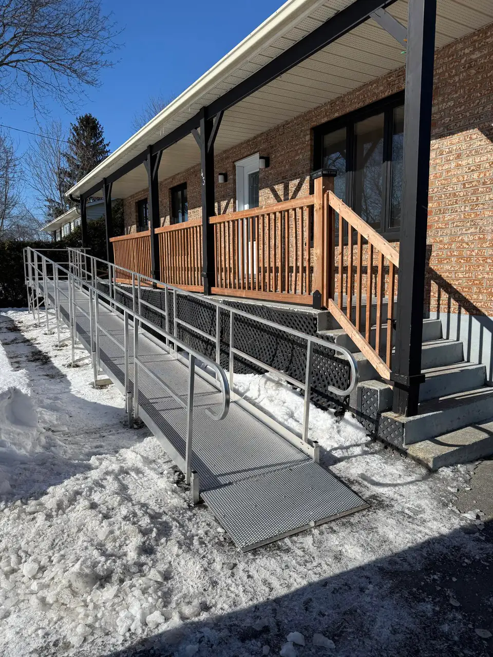 Rampe droite standard — installation résidentielle hivernale